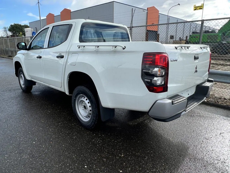 Mitsubishi L200 4x4 - 8 UNITS in WHITE 2.5 D GL Double Cab - EURO 2 - NEW!! Ready for work!!!** - Pick-up, Bestelwagen met dubbele cabine: afbeelding 2 Mitsubishi L200 4x4 - 8 UNITS in WHITE 2.5 D GL Double Cab - EURO 2 - NEW!! Ready for work!!!** - Pick-up, Bestelwagen met dubbele cabine: afbeelding 2