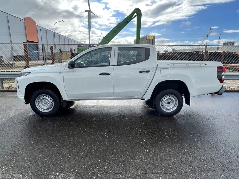 Mitsubishi L200 4x4 - 8 UNITS in WHITE 2.5 D GL Double Cab - EURO 2 - NEW!! Ready for work!!!** - Pick-up, Bestelwagen met dubbele cabine: afbeelding 1 Mitsubishi L200 4x4 - 8 UNITS in WHITE 2.5 D GL Double Cab - EURO 2 - NEW!! Ready for work!!!** - Pick-up, Bestelwagen met dubbele cabine: afbeelding 1