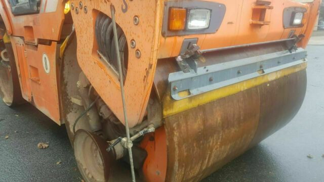 Hamm DV90 VO mit Streuer Klima German Maschine - Asfaltwals: afbeelding 4 Hamm DV90 VO mit Streuer Klima German Maschine - Asfaltwals: afbeelding 4