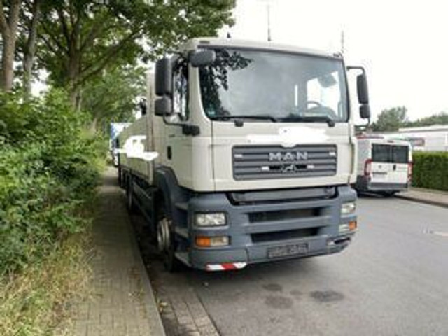 MAN 26.320 Pritsche mit Kran Tirre 170 - Vrachtwagen met open laadbak, Kraanwagen: afbeelding 4 MAN 26.320 Pritsche mit Kran Tirre 170 - Vrachtwagen met open laadbak, Kraanwagen: afbeelding 4