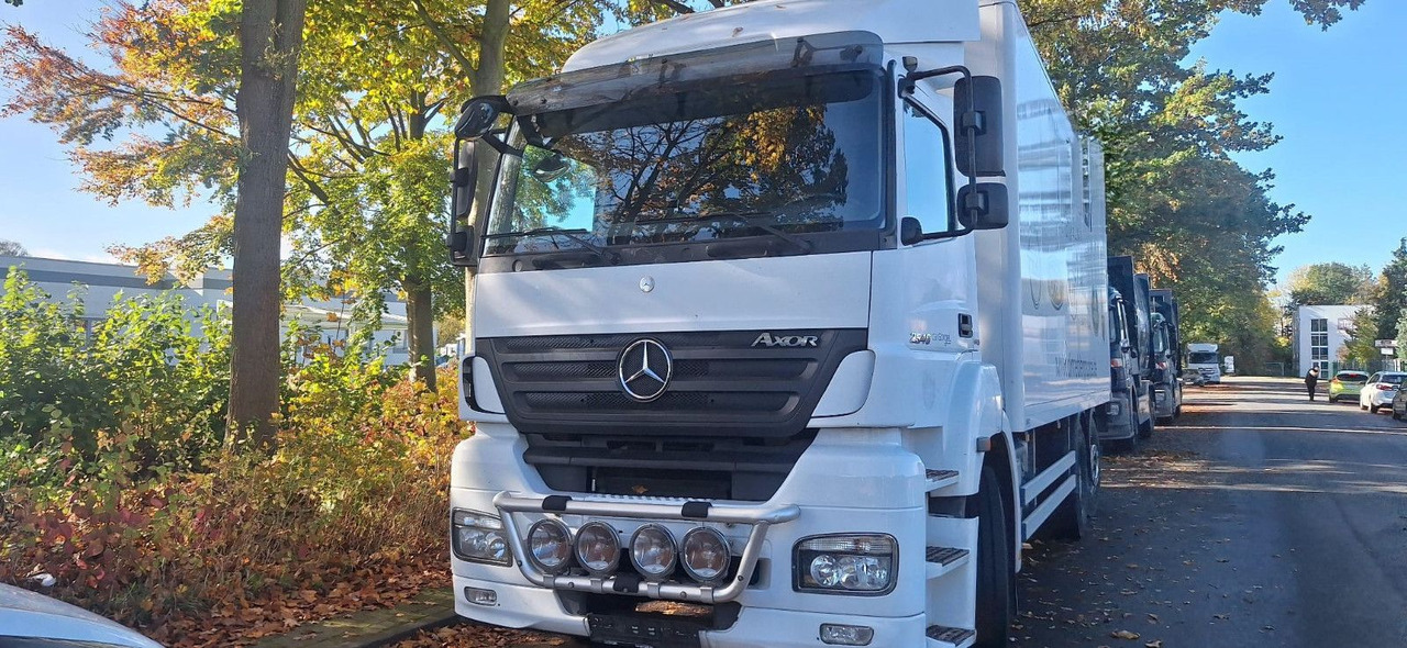 Mercedes-Benz 2540 Koffer mit LBW - Bakwagen: afbeelding 1 Mercedes-Benz 2540 Koffer mit LBW - Bakwagen: afbeelding 1