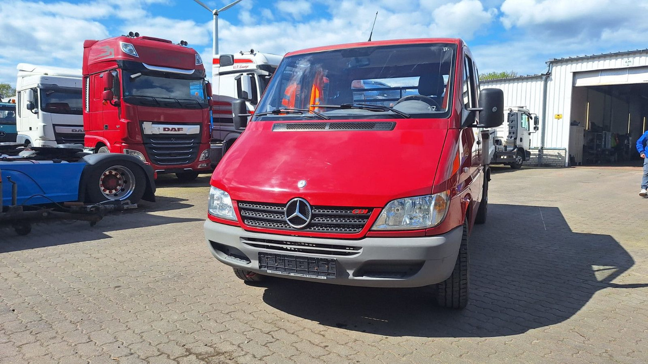 Mercedes-Benz 313 Pritsche Doppelkabine - Bestelwagen met open laadbak, Bestelwagen met dubbele cabine: afbeelding 3 Mercedes-Benz 313 Pritsche Doppelkabine - Bestelwagen met open laadbak, Bestelwagen met dubbele cabine: afbeelding 3