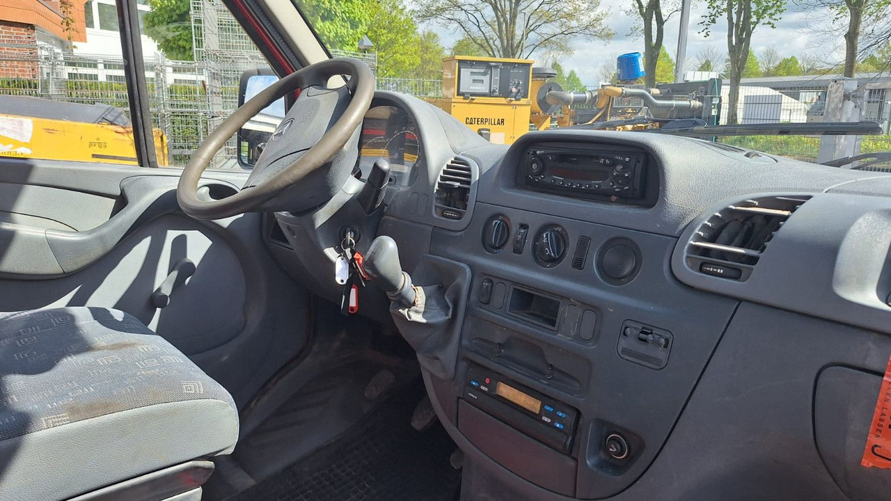 Mercedes-Benz 313 Pritsche Doppelkabine - Bestelwagen met open laadbak, Bestelwagen met dubbele cabine: afbeelding 5 Mercedes-Benz 313 Pritsche Doppelkabine - Bestelwagen met open laadbak, Bestelwagen met dubbele cabine: afbeelding 5