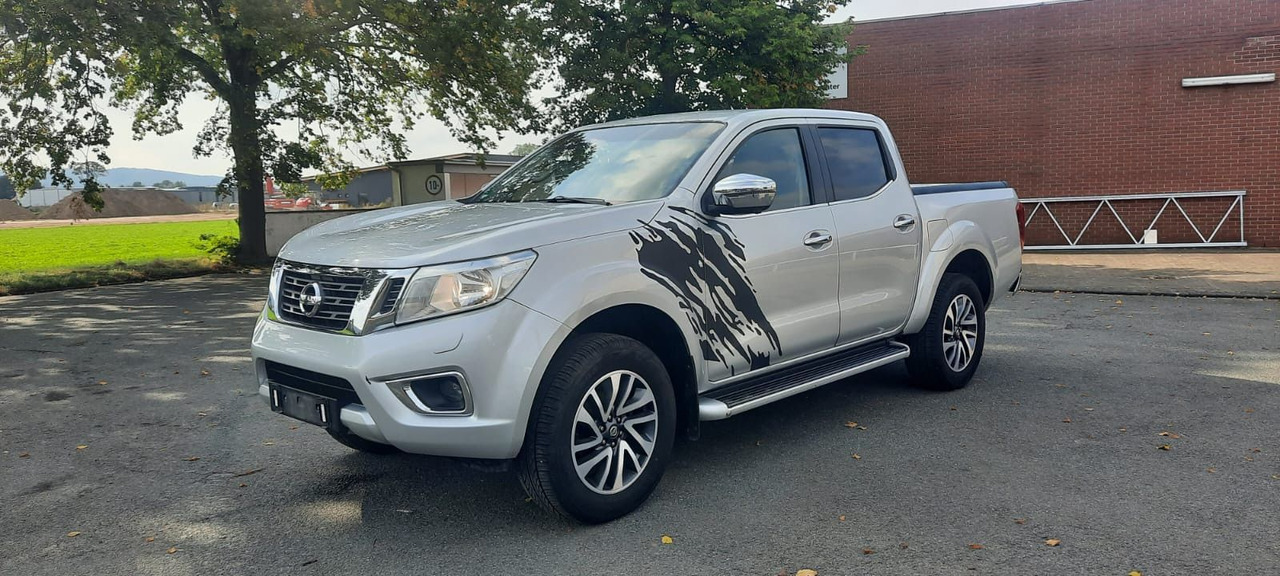 Nissan Navara NP300 N-Connecta Double Cab 4x4 - SUV: afbeelding 1 Nissan Navara NP300 N-Connecta Double Cab 4x4 - SUV: afbeelding 1