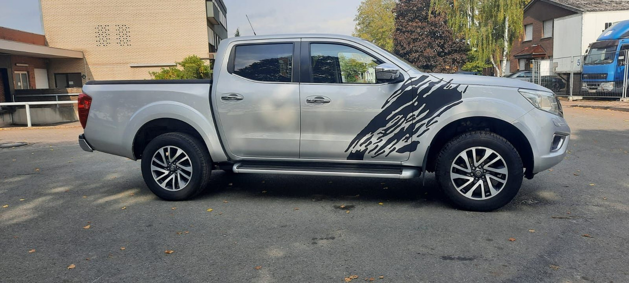 Nissan Navara NP300 N-Connecta Double Cab 4x4 - SUV: afbeelding 4 Nissan Navara NP300 N-Connecta Double Cab 4x4 - SUV: afbeelding 4