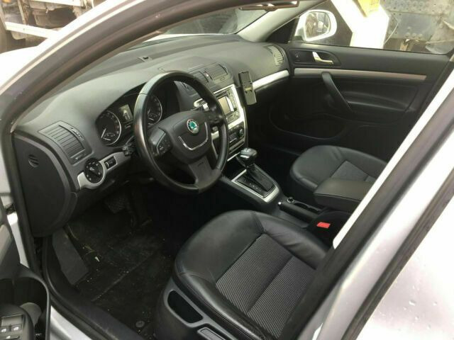 Skoda Octavia Scout Vollausst. 105 KW - Personenwagen: afbeelding 4 Skoda Octavia Scout Vollausst. 105 KW - Personenwagen: afbeelding 4