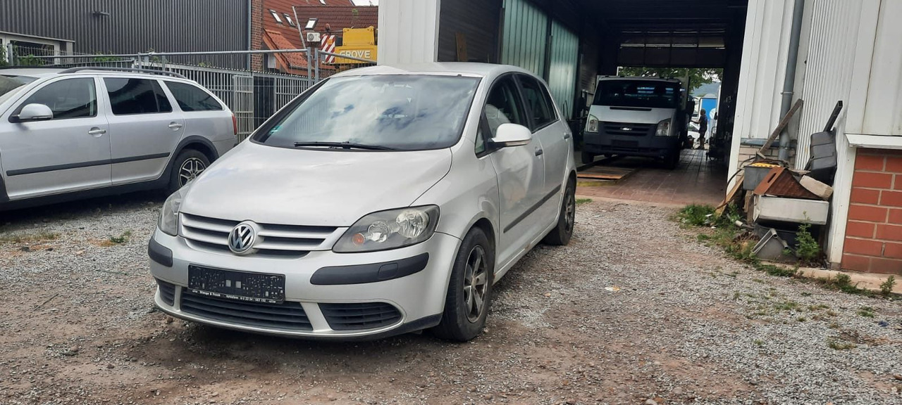 Volkswagen Golf Plus 1.9 TDI DSG DPF Comfortline - Sedan: afbeelding 3 Volkswagen Golf Plus 1.9 TDI DSG DPF Comfortline - Sedan: afbeelding 3