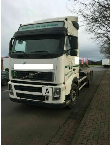 Volvo FH12-420 G.Haus 2xBett Klima Schaltgetriebe Reta - Haakarmsysteem vrachtwagen: afbeelding 1 Volvo FH12-420 G.Haus 2xBett Klima Schaltgetriebe Reta - Haakarmsysteem vrachtwagen: afbeelding 1