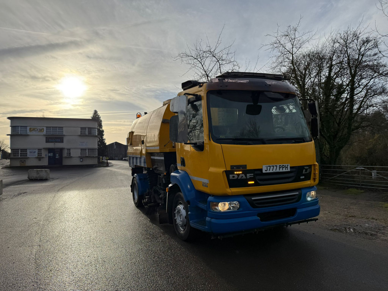 2010 DAF LF 55.220 Road Sweeper - Vrachtwagen met open laadbak: afbeelding 5 2010 DAF LF 55.220 Road Sweeper - Vrachtwagen met open laadbak: afbeelding 5