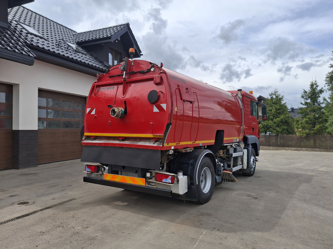 MAN TGS 18.320 Zamiatarka Kehrmaschine BUCHER 2 Motoren Karcher Szczotki L/R - Veegwagen: afbeelding 5 MAN TGS 18.320 Zamiatarka Kehrmaschine BUCHER 2 Motoren Karcher Szczotki L/R - Veegwagen: afbeelding 5