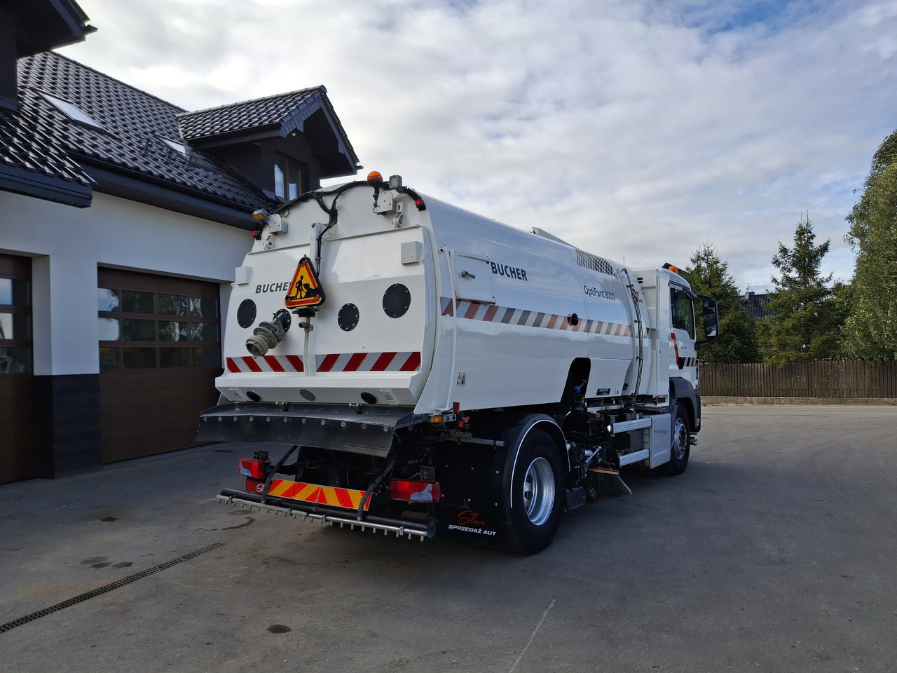 MAN TGS 18.320 Zamiatarka Kehrmaschine BUCHER OptiFant 8000 Karcher Euro 6 PM10 L/R Hochdruckreinigung - Veegwagen: afbeelding 4 MAN TGS 18.320 Zamiatarka Kehrmaschine BUCHER OptiFant 8000 Karcher Euro 6 PM10 L/R Hochdruckreinigung - Veegwagen: afbeelding 4