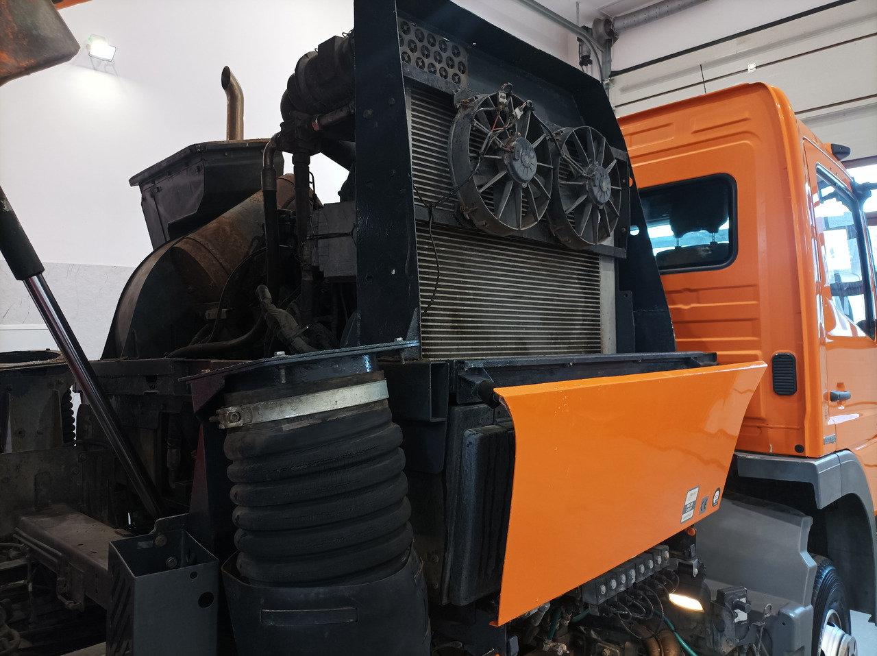 Veegwagen MERCEDES-BENZ Atego 1018 Zamiatarka Kehrmaschine BUCHER Szczotki L/R PM10 2 Silniki 2012r: afbeelding 15