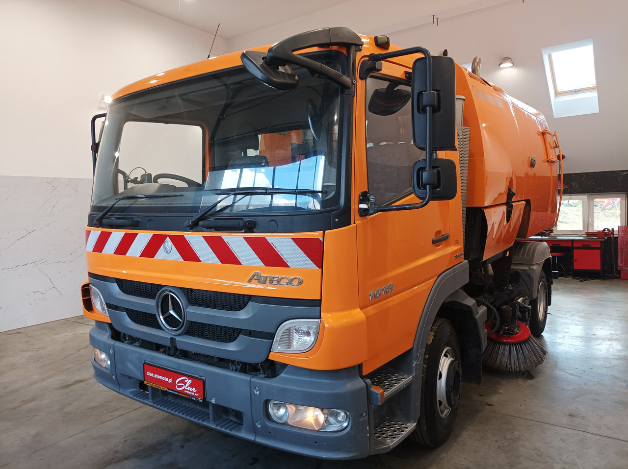MERCEDES-BENZ Atego 1018 Zamiatarka Kehrmaschine BUCHER Szczotki L/R PM10 2 Silniki 2012r - Veegwagen: afbeelding 2 MERCEDES-BENZ Atego 1018 Zamiatarka Kehrmaschine BUCHER Szczotki L/R PM10 2 Silniki 2012r - Veegwagen: afbeelding 2