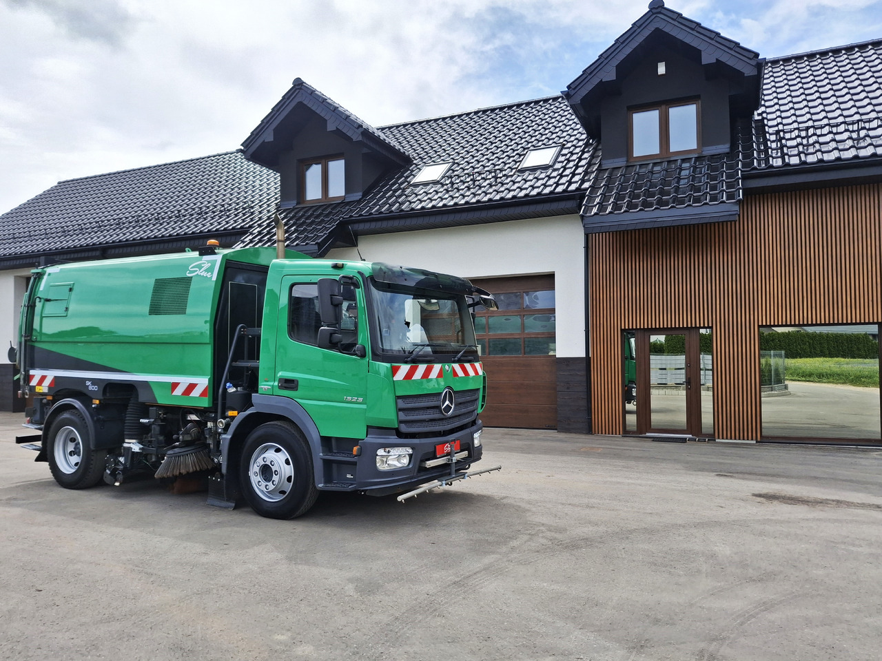 MERCEDES-BENZ Atego 1523 Zamiatarka Kehrmaschine Schmidt SK600 Karcher 2 Motoren Euro 6 PM10 Rura Do Liści - Veegwagen: afbeelding 1 MERCEDES-BENZ Atego 1523 Zamiatarka Kehrmaschine Schmidt SK600 Karcher 2 Motoren Euro 6 PM10 Rura Do Liści - Veegwagen: afbeelding 1