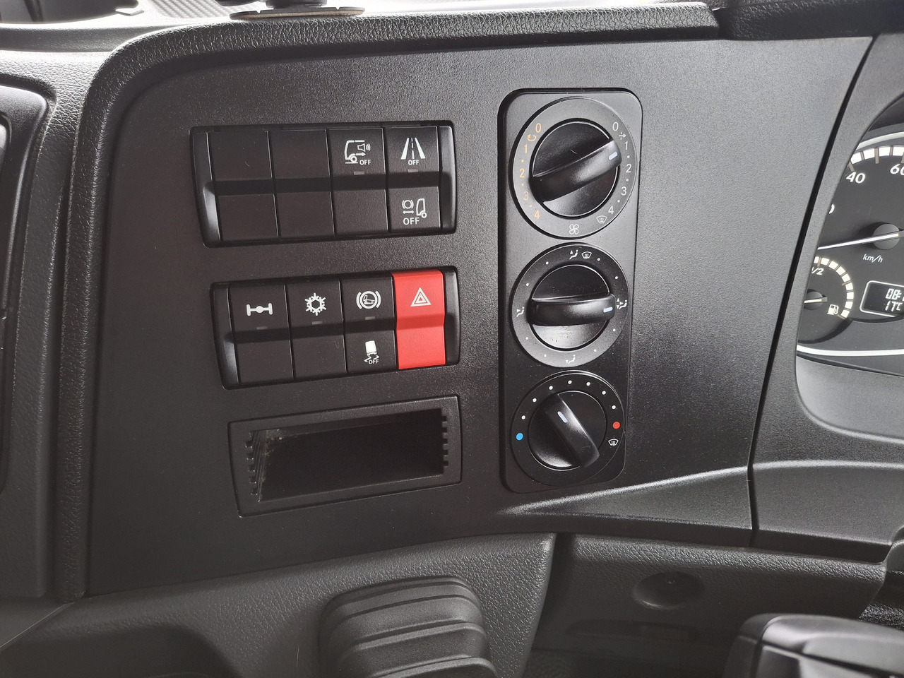 Veegwagen MERCEDES-BENZ Atego 1523 Zamiatarka Kehrmaschine Schmidt Street King 660 Euro 6 PM10 2 Motoren Szczotki L/R 2016r: afbeelding 34