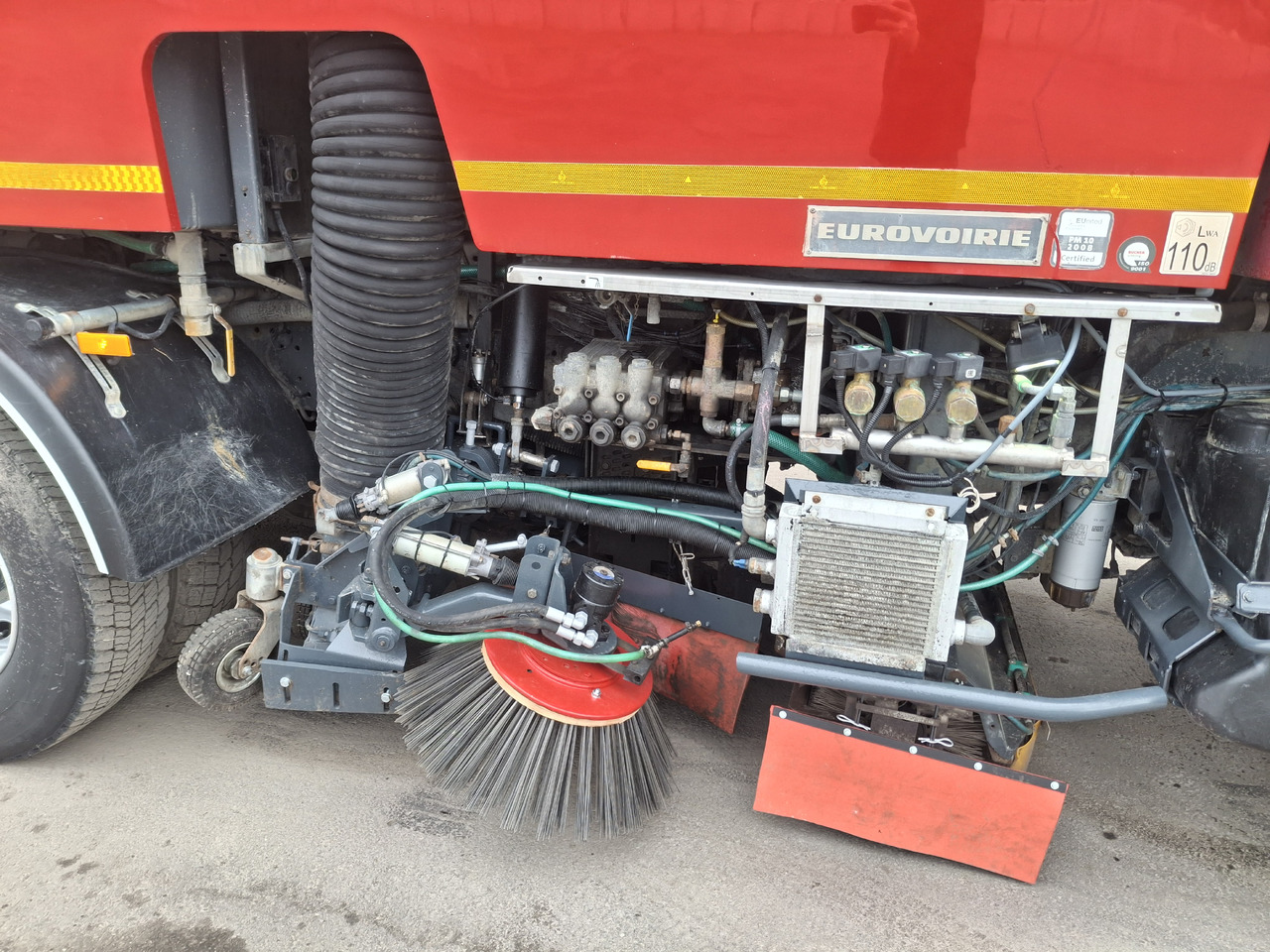 Veegwagen MERCEDES-BENZ Axor 1829 Zamiatarka Kehrmaschine BUCHER 2 Motoren Karcher PM10 Odchwaszczarka Sweeper: afbeelding 17 Veegwagen MERCEDES-BENZ Axor 1829 Zamiatarka Kehrmaschine BUCHER 2 Motoren Karcher PM10 Odchwaszczarka Sweeper: afbeelding 17