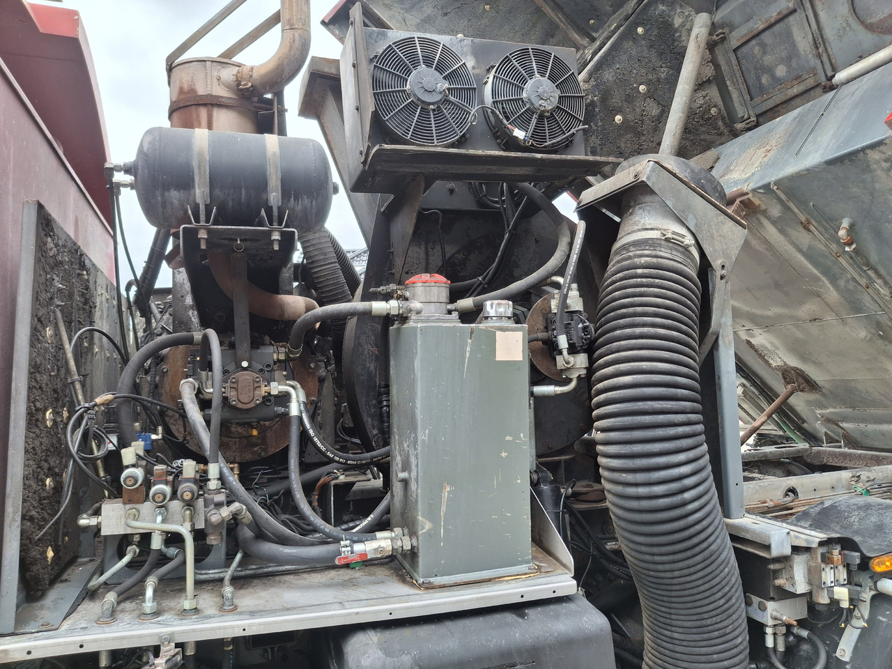 Veegwagen MERCEDES-BENZ Axor 1829 Zamiatarka Kehrmaschine BUCHER 2 Motoren Karcher PM10 Odchwaszczarka Sweeper: afbeelding 19 Veegwagen MERCEDES-BENZ Axor 1829 Zamiatarka Kehrmaschine BUCHER 2 Motoren Karcher PM10 Odchwaszczarka Sweeper: afbeelding 19