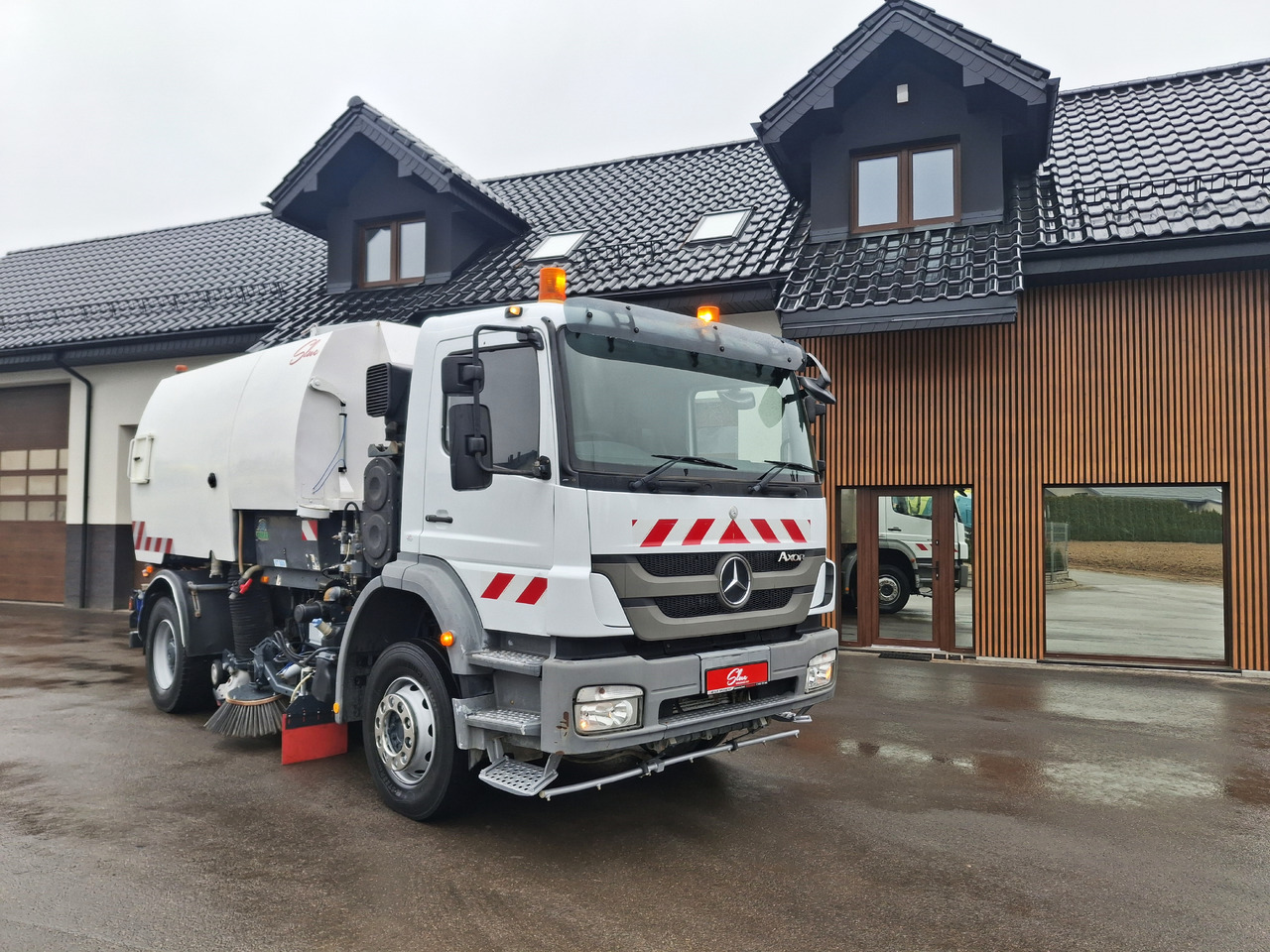 MERCEDES-BENZ Axor 1829 Zamiatarka Kehrmaschine Johnston 2 Motoren Karcher L/R - Veegwagen: afbeelding 1 MERCEDES-BENZ Axor 1829 Zamiatarka Kehrmaschine Johnston 2 Motoren Karcher L/R - Veegwagen: afbeelding 1