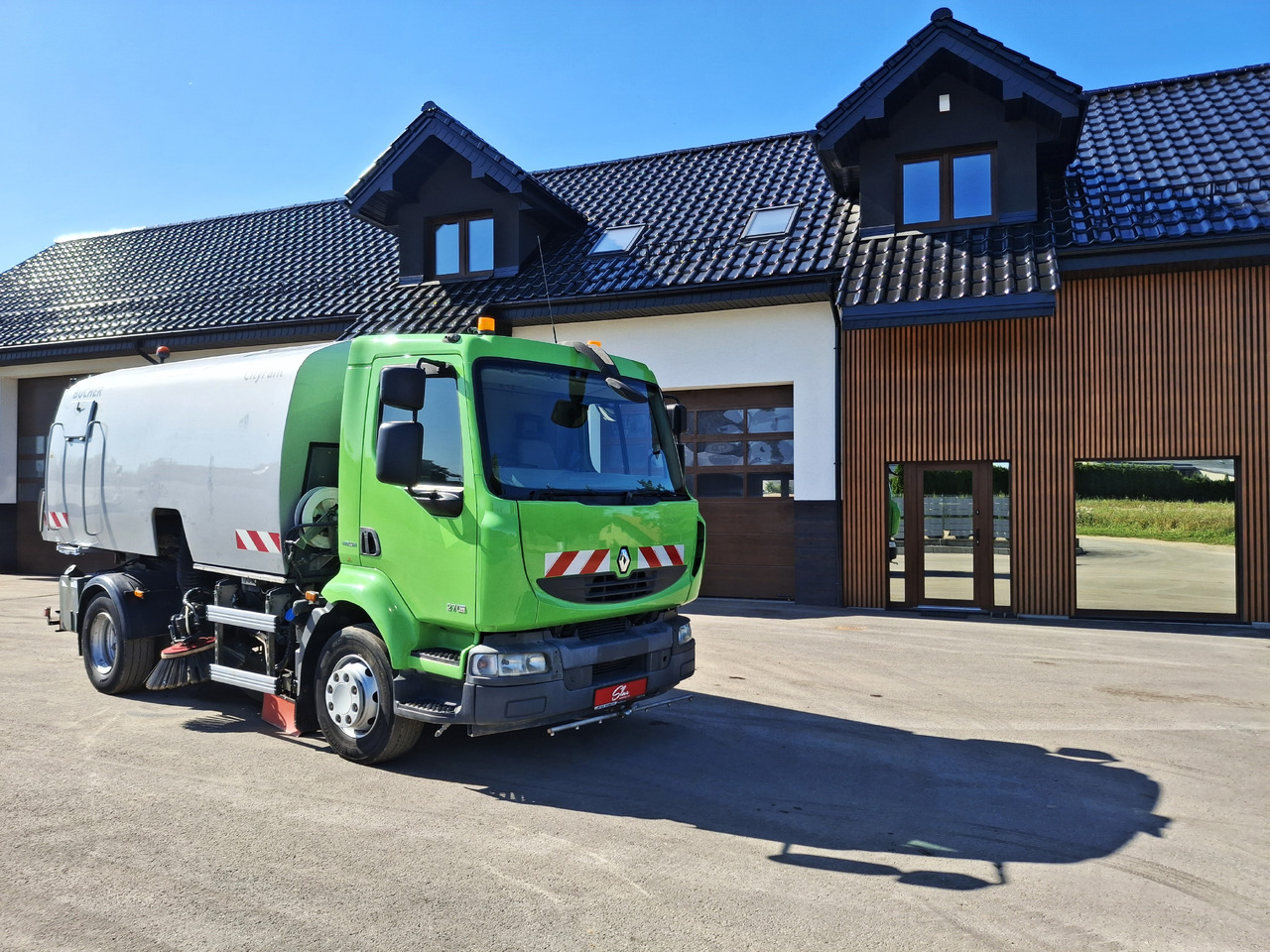RENAULT Middlum 270 DXI Zamiatarka Kehrmaschine BUCHER Karcher L/R 2 Silniki 2 Motoren - Veegwagen: afbeelding 1 RENAULT Middlum 270 DXI Zamiatarka Kehrmaschine BUCHER Karcher L/R 2 Silniki 2 Motoren - Veegwagen: afbeelding 1