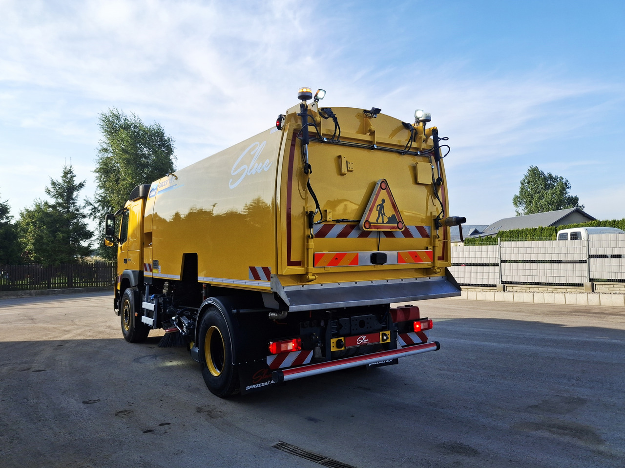 VOLVO FMX 420 Zamiatarka Kehrmaschine Euro 6 PM2.5 BROCK VS 7 TECH Karcher L/R 2145 Mth 2021r - Veegwagen: afbeelding 4 VOLVO FMX 420 Zamiatarka Kehrmaschine Euro 6 PM2.5 BROCK VS 7 TECH Karcher L/R 2145 Mth 2021r - Veegwagen: afbeelding 4