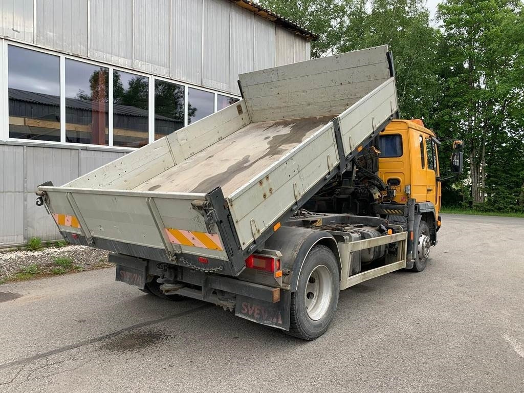 Volvo FL615 + HIAB 027-2  - Kipper vrachtwagen: afbeelding 4 Volvo FL615 + HIAB 027-2  - Kipper vrachtwagen: afbeelding 4