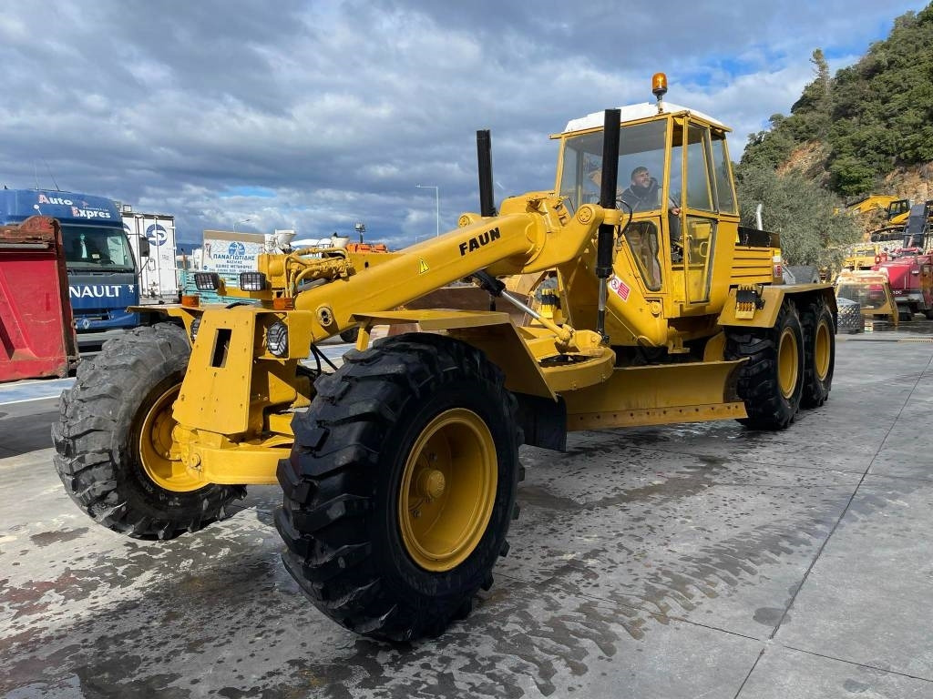 Faun F185C - Grader: afbeelding 1 Faun F185C - Grader: afbeelding 1