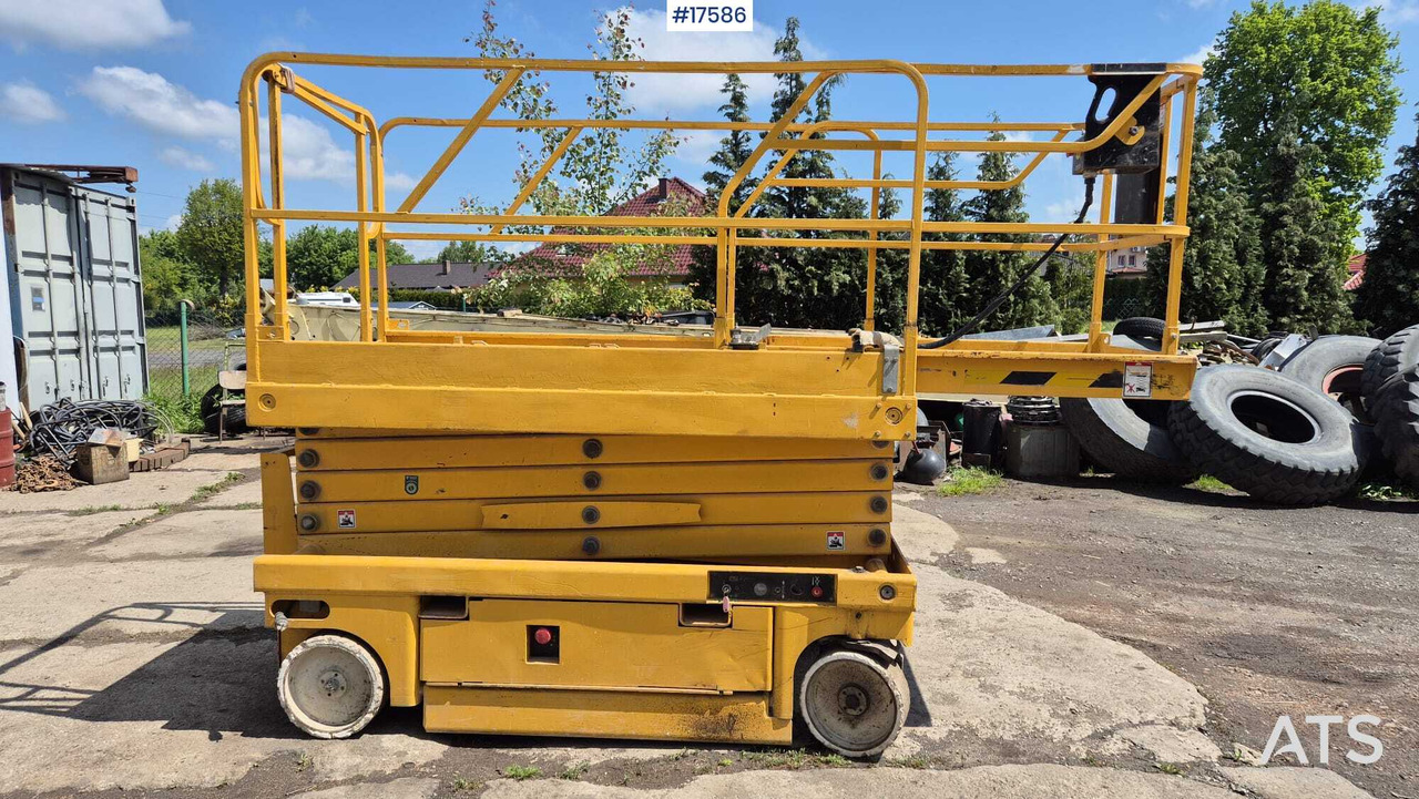 2007 Haulotte Compact 12 - Schaarlift: afbeelding 4 2007 Haulotte Compact 12 - Schaarlift: afbeelding 4