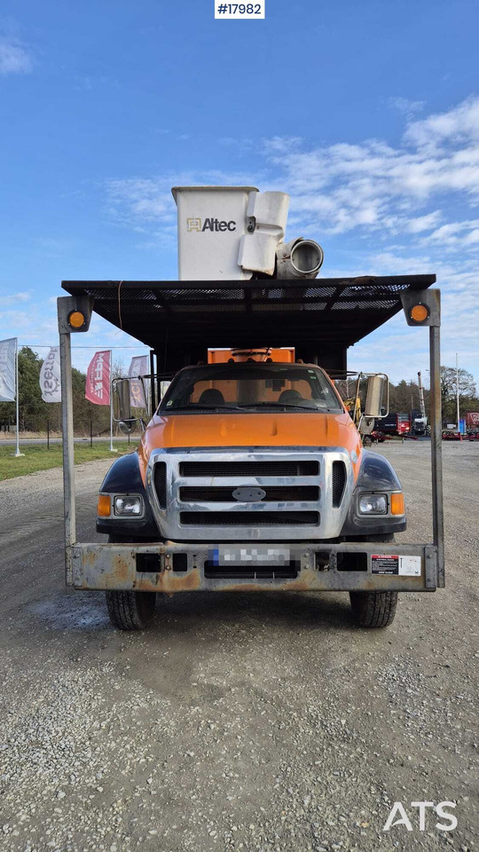 Lift for maintenance and assembly work FORD F750 (2013) - Vrachtwagen hoogwerker: afbeelding 2 Lift for maintenance and assembly work FORD F750 (2013) - Vrachtwagen hoogwerker: afbeelding 2