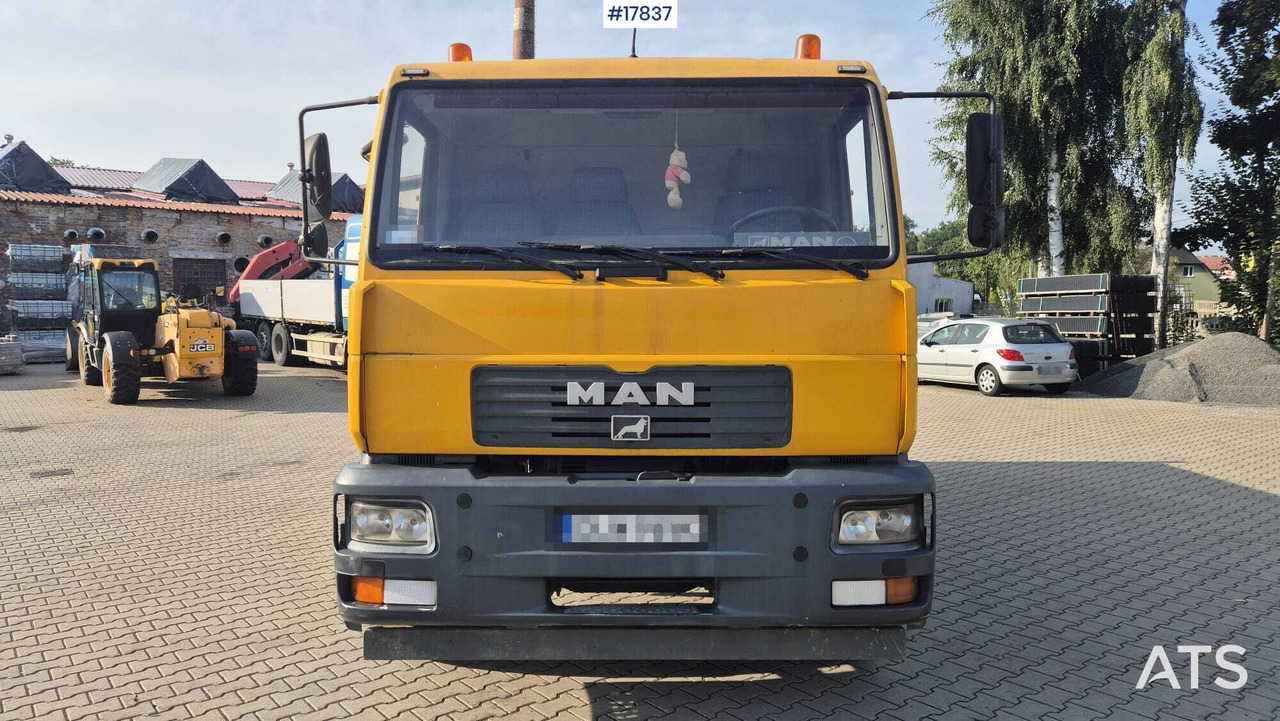 Tipper MAN 18.225 LC (2003) - Kipper vrachtwagen: afbeelding 3 Tipper MAN 18.225 LC (2003) - Kipper vrachtwagen: afbeelding 3