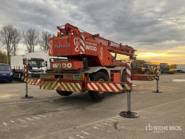 1990 Kato KR-250 25 ton 4x4x4 Rough Terrain Crane - Alle terrein kraan: afbeelding 4 1990 Kato KR-250 25 ton 4x4x4 Rough Terrain Crane - Alle terrein kraan: afbeelding 4