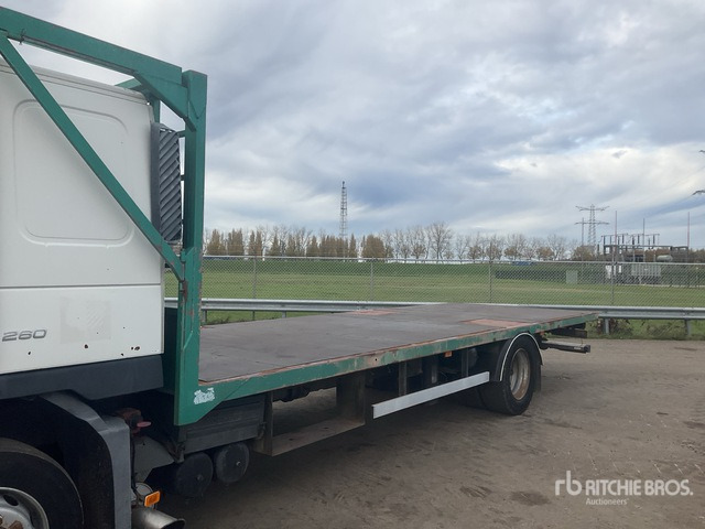 2002 Volvo FM280 4x2 Sleeper Flatbed Truck - Vrachtwagen met open laadbak: afbeelding 5 2002 Volvo FM280 4x2 Sleeper Flatbed Truck - Vrachtwagen met open laadbak: afbeelding 5