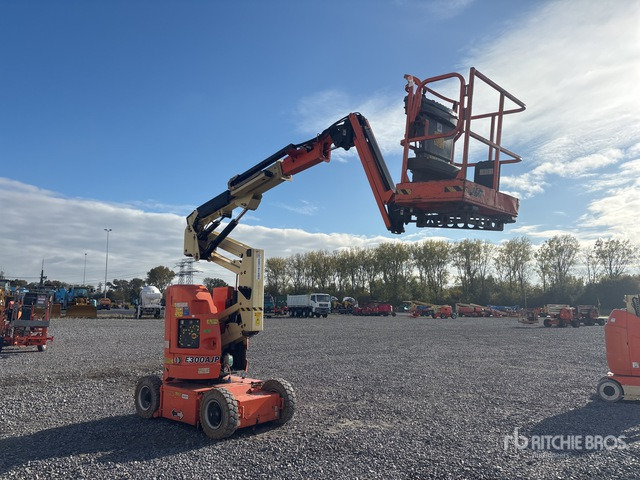 2013 JLG E300 AJP 2WD Electric Articulating Boom Lift - Knikarmhoogwerker: afbeelding 3 2013 JLG E300 AJP 2WD Electric Articulating Boom Lift - Knikarmhoogwerker: afbeelding 3