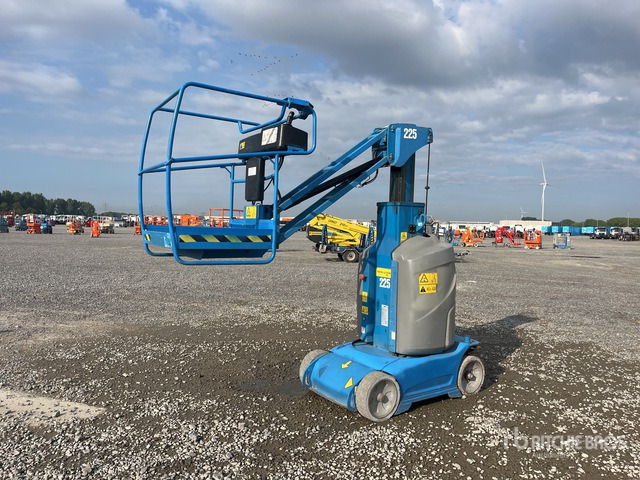 2014 Genie GR26J Vertical Mast Lift - Verticale masthoogwerker: afbeelding 2 2014 Genie GR26J Vertical Mast Lift - Verticale masthoogwerker: afbeelding 2