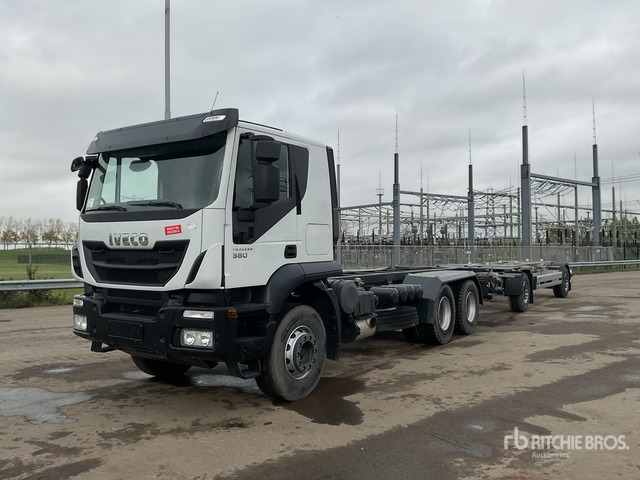 Iveco Trakker 380 Containervrachtwagen - Containertransporter/ Wissellaadbak vrachtwagen: afbeelding 1 Iveco Trakker 380 Containervrachtwagen - Containertransporter/ Wissellaadbak vrachtwagen: afbeelding 1