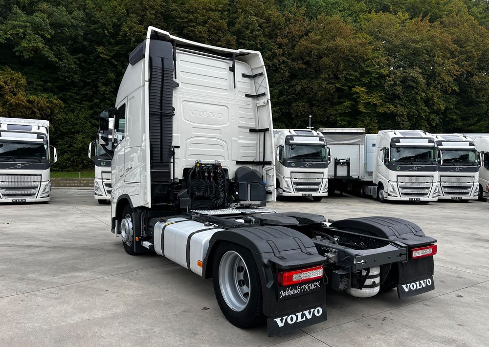Volvo FH500 // Zamiana na starszy //New Face // Low Deck // Full Led // ACC // Globe XL // ParkClima // Zamiana za starszy - Trekker: afbeelding 3 Volvo FH500 // Zamiana na starszy //New Face // Low Deck // Full Led // ACC // Globe XL // ParkClima // Zamiana za starszy - Trekker: afbeelding 3