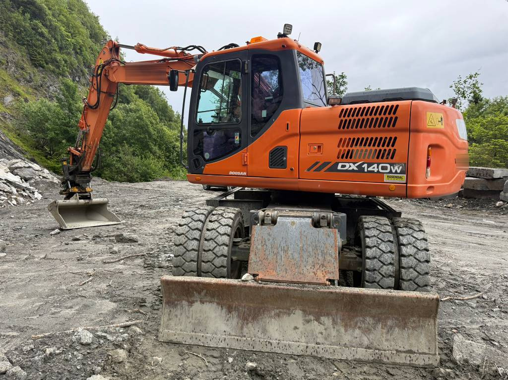 Doosan 140 W - Mobiele graafmachine: afbeelding 4 Doosan 140 W - Mobiele graafmachine: afbeelding 4