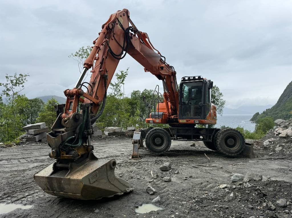 Doosan 140 W - Mobiele graafmachine: afbeelding 1 Doosan 140 W - Mobiele graafmachine: afbeelding 1