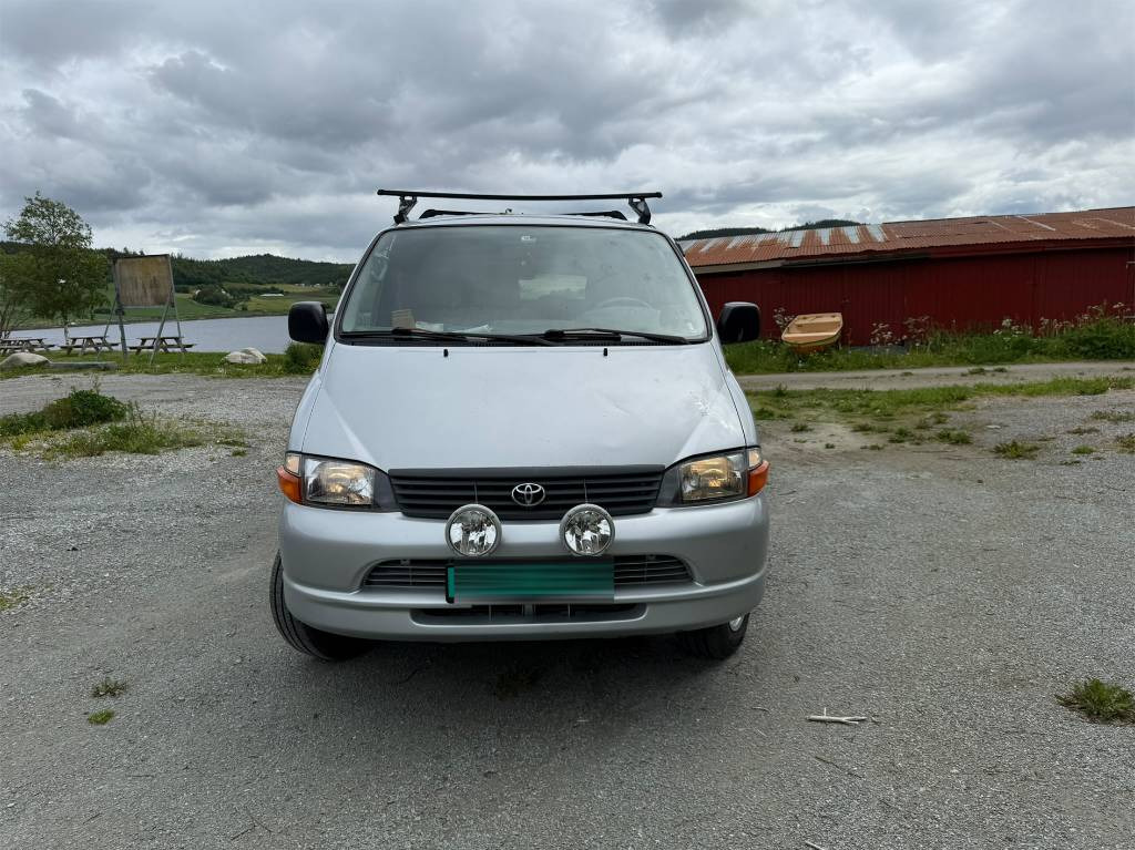 Toyota Hiace 4x4 - Gesloten bestelwagen: afbeelding 4 Toyota Hiace 4x4 - Gesloten bestelwagen: afbeelding 4