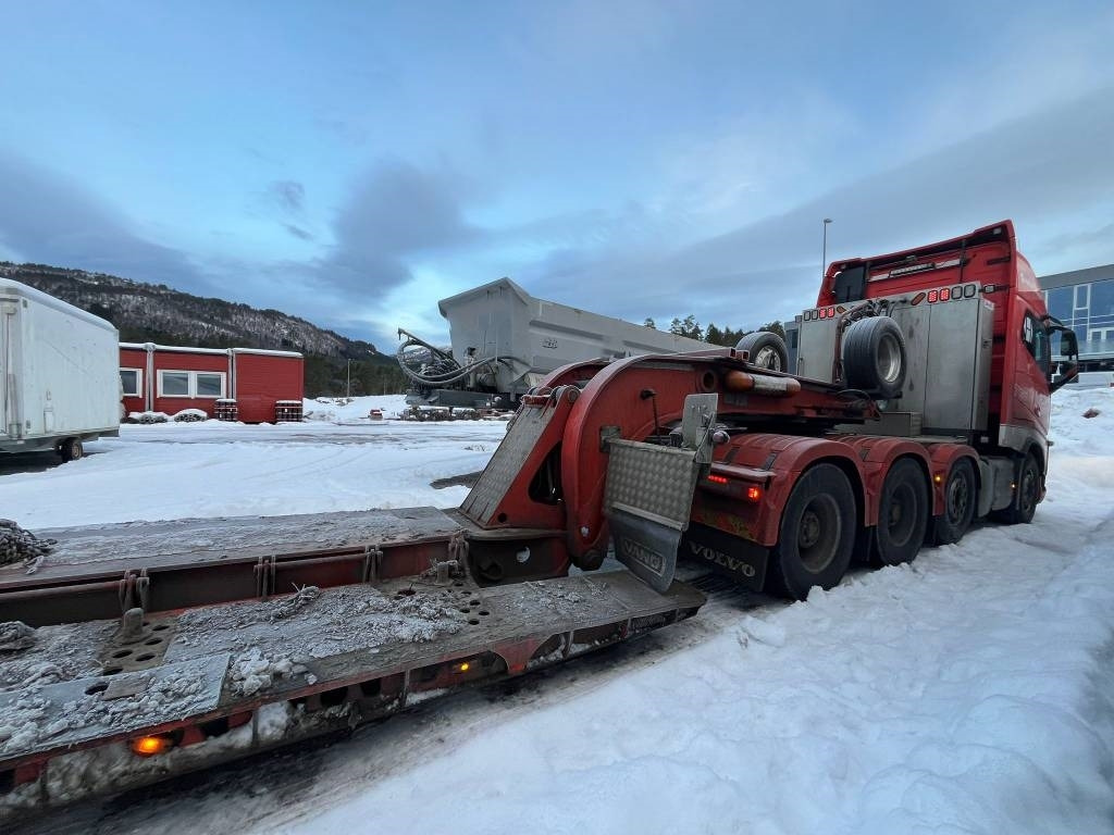 Vang ATHLS 3+1 Volvo FH16 750 Heavy Haul 8x2 - Dieplader oplegger: afbeelding 2 Vang ATHLS 3+1 Volvo FH16 750 Heavy Haul 8x2 - Dieplader oplegger: afbeelding 2