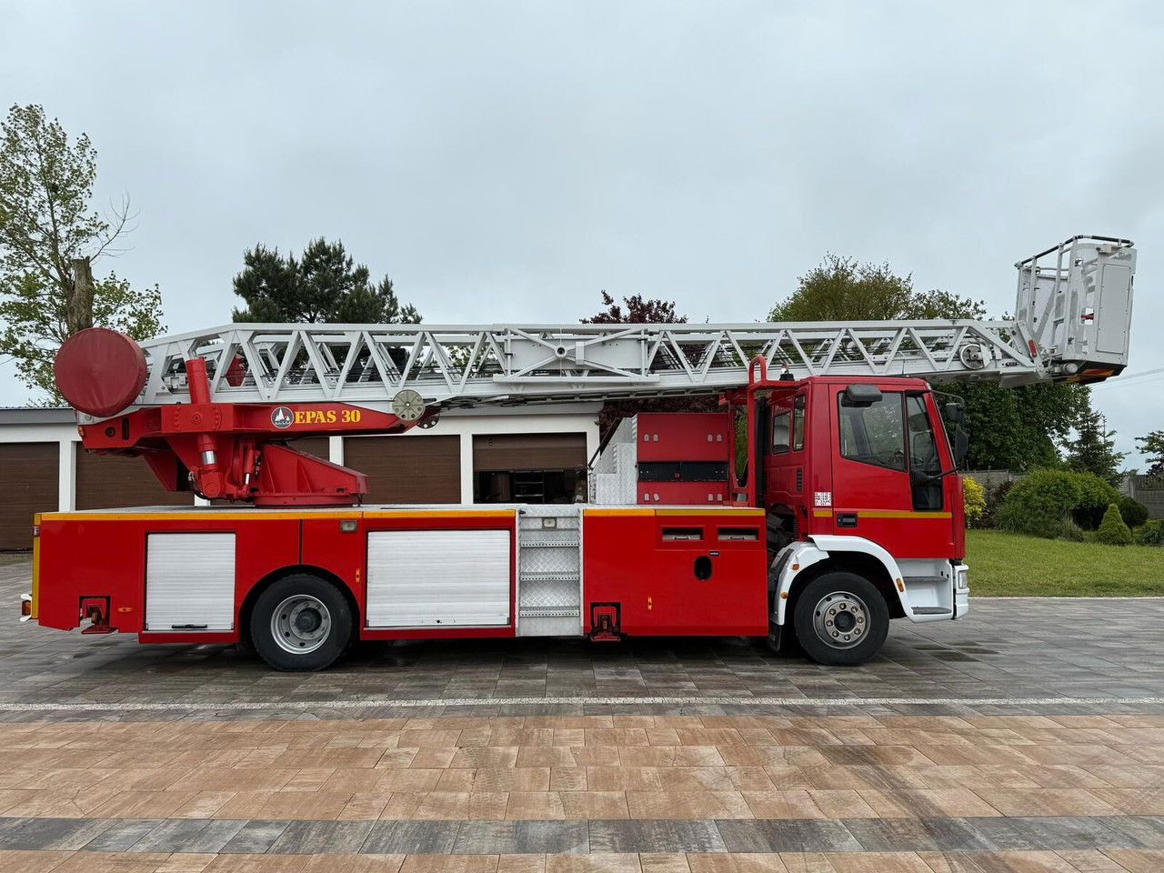 Iveco 130E23 - Brandweerwagen: afbeelding 4 Iveco 130E23 - Brandweerwagen: afbeelding 4