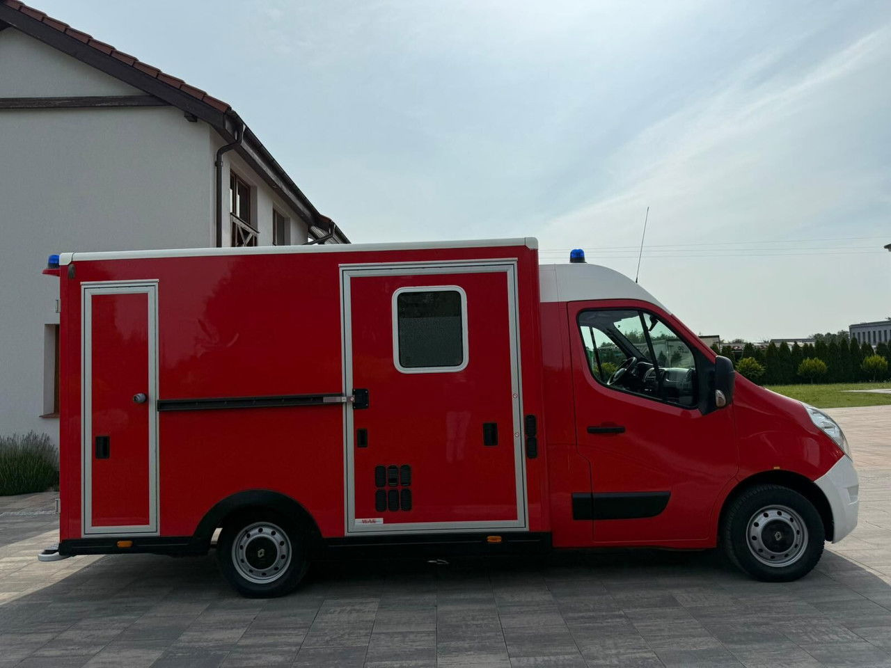 Renault Master Karetka Ambulans pogotowie kontenerowe - Ambulance: afbeelding 4 Renault Master Karetka Ambulans pogotowie kontenerowe - Ambulance: afbeelding 4