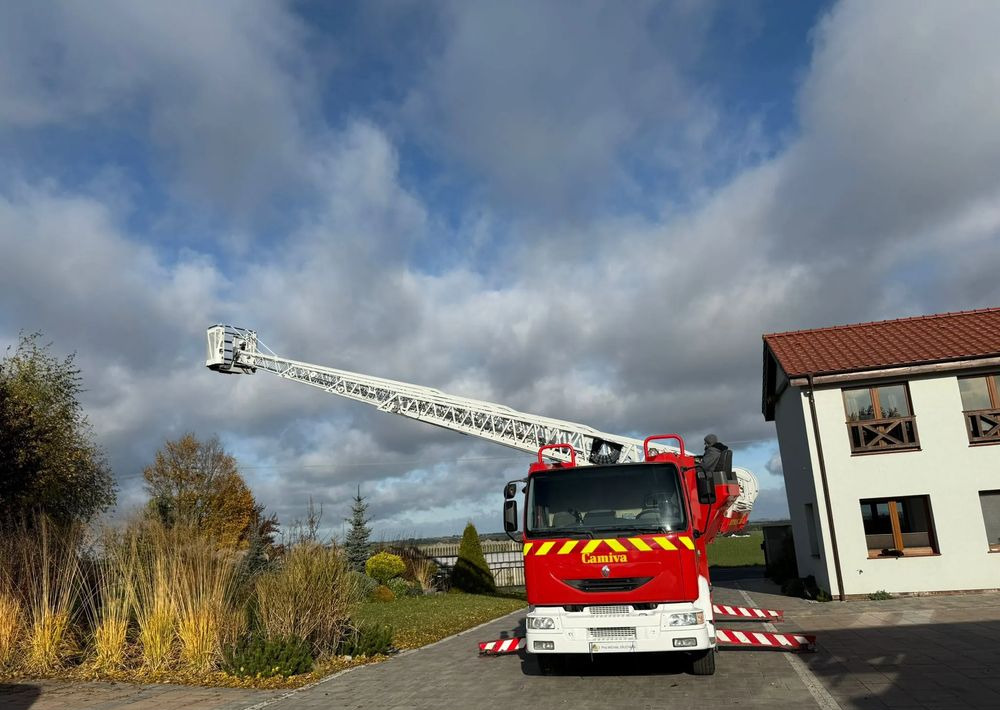 Renault Midlum 210 - Brandweerwagen: afbeelding 1 Renault Midlum 210 - Brandweerwagen: afbeelding 1