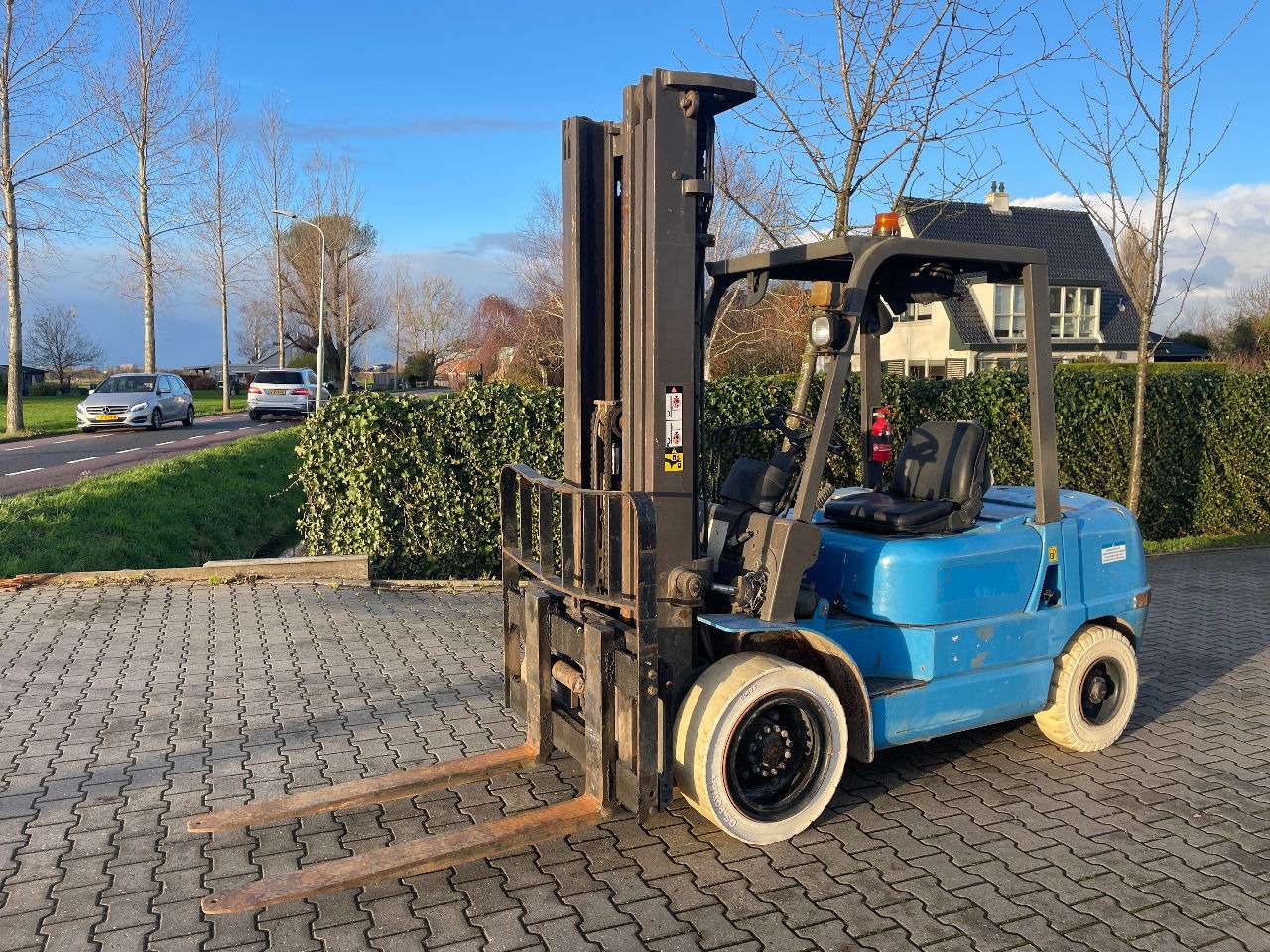 Nissan 3.5 tons diesel heftruck triplo 5.50m Hefhoogte 2000 uur - Heftruck: afbeelding 1 Nissan 3.5 tons diesel heftruck triplo 5.50m Hefhoogte 2000 uur - Heftruck: afbeelding 1