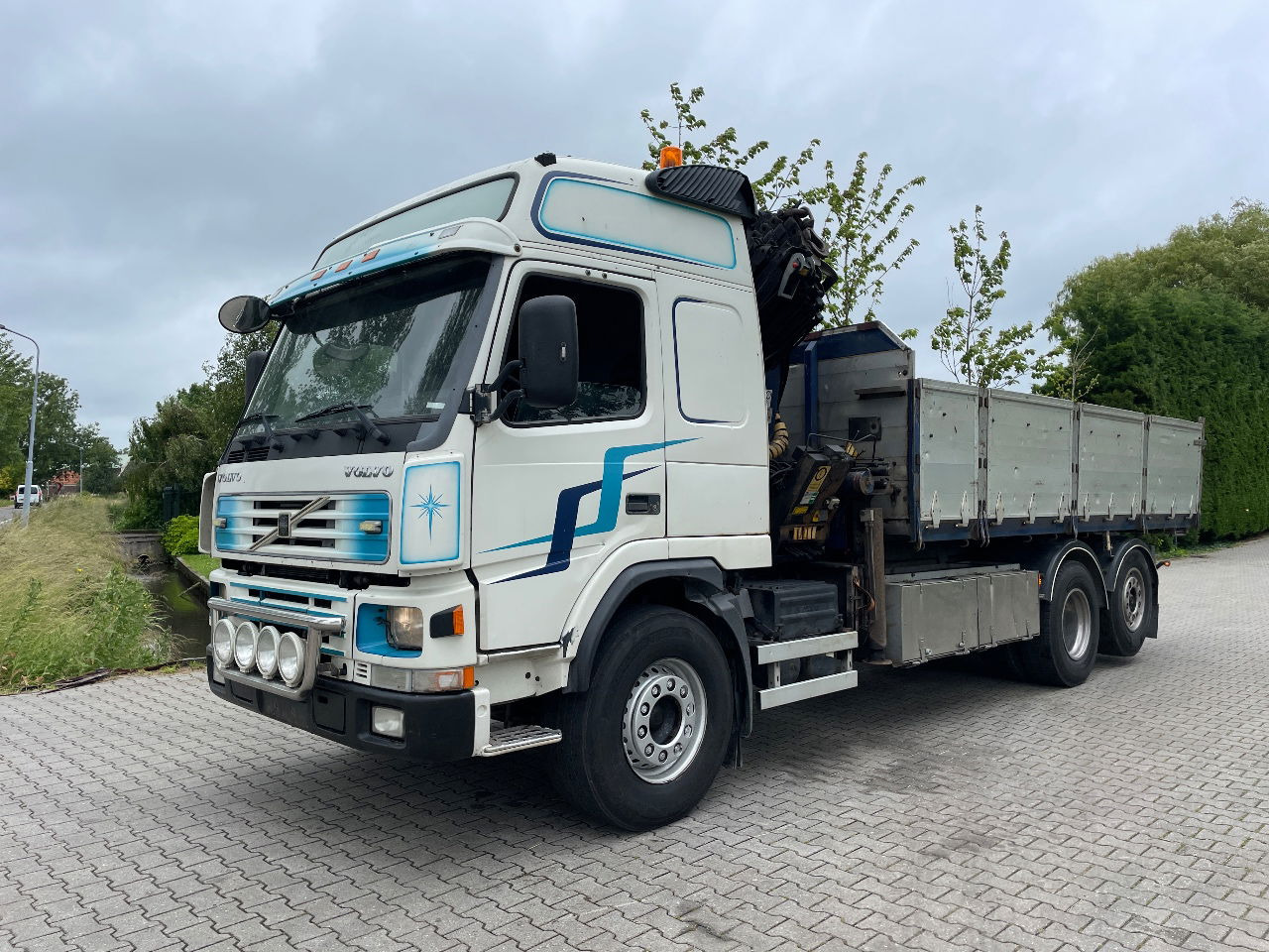 Volvo FM 7 310hp with Palfinger PK21000 with remote and tipper - Kipper vrachtwagen, Kraanwagen: afbeelding 2 Volvo FM 7 310hp with Palfinger PK21000 with remote and tipper - Kipper vrachtwagen, Kraanwagen: afbeelding 2