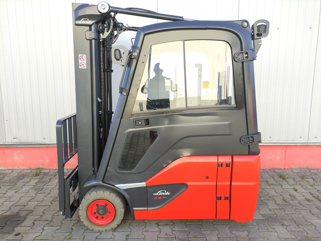 Linde E16-02-386 EVO - Elektrische heftruck: afbeelding 1 Linde E16-02-386 EVO - Elektrische heftruck: afbeelding 1