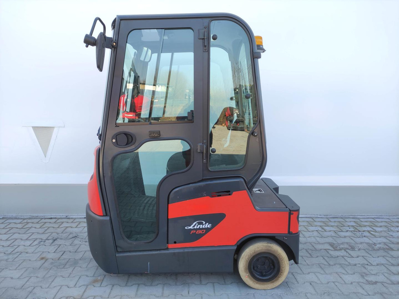 Linde P80 - Elektrische trekker: afbeelding 1 Linde P80 - Elektrische trekker: afbeelding 1
