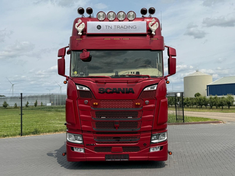Scania S520 V8 NGS SHOWTRUCK, KLEP IN UITLAAT, 6X2/4, VOLLUCHT, RETARDER. - Trekker: afbeelding 2 Scania S520 V8 NGS SHOWTRUCK, KLEP IN UITLAAT, 6X2/4, VOLLUCHT, RETARDER. - Trekker: afbeelding 2