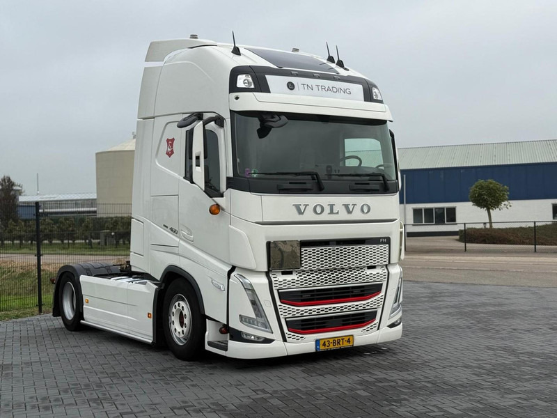 Volvo FH 13.460XL Turbocompound, leer, vollucht, 2 tanks, dubbel glas, vol spoiler. - Trekker: afbeelding 1 Volvo FH 13.460XL Turbocompound, leer, vollucht, 2 tanks, dubbel glas, vol spoiler. - Trekker: afbeelding 1