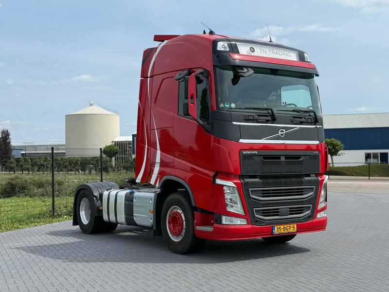 Volvo FH13.420 ADR, SMART TACHO 2, NL TRUCK, ALCOA, STEEL/AIR, PERFECT CONDITION, 2X TANK. - Trekker: afbeelding 1 Volvo FH13.420 ADR, SMART TACHO 2, NL TRUCK, ALCOA, STEEL/AIR, PERFECT CONDITION, 2X TANK. - Trekker: afbeelding 1