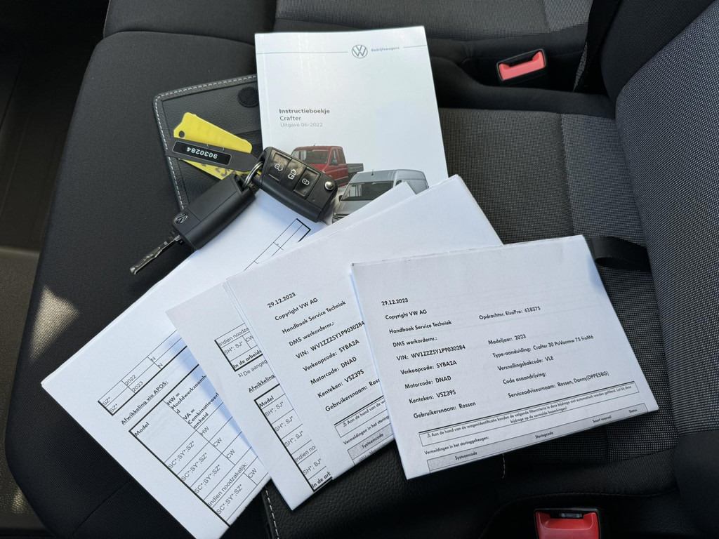 Volkswagen Crafter-30 2.0 TDI L3H3 Highline 4S banden Trekhaak Carplay Pdc v+a Cruise DAB - Gesloten bestelwagen: afbeelding 4 Volkswagen Crafter-30 2.0 TDI L3H3 Highline 4S banden Trekhaak Carplay Pdc v+a Cruise DAB - Gesloten bestelwagen: afbeelding 4